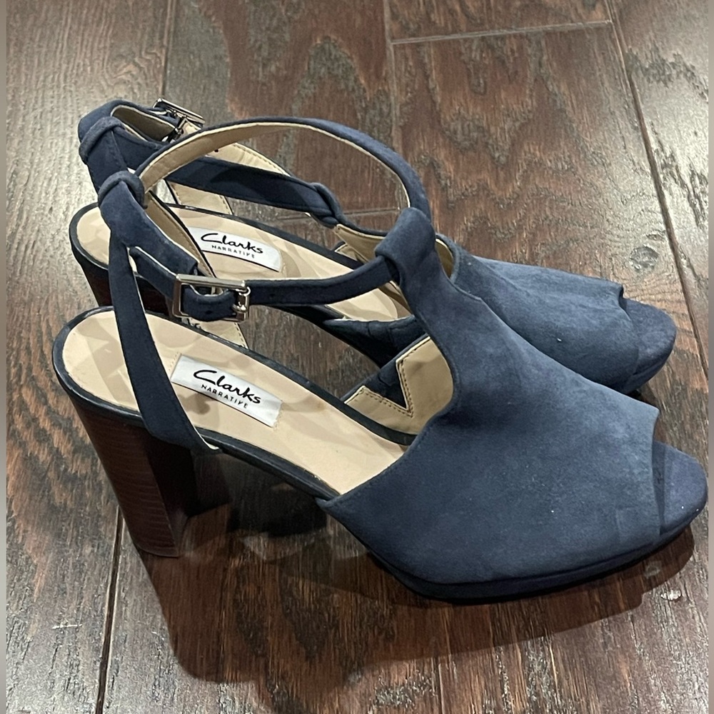 Clarks Kendra Charm Ladies Navy Suede Peep Toe Heels Women Size 9M NEW